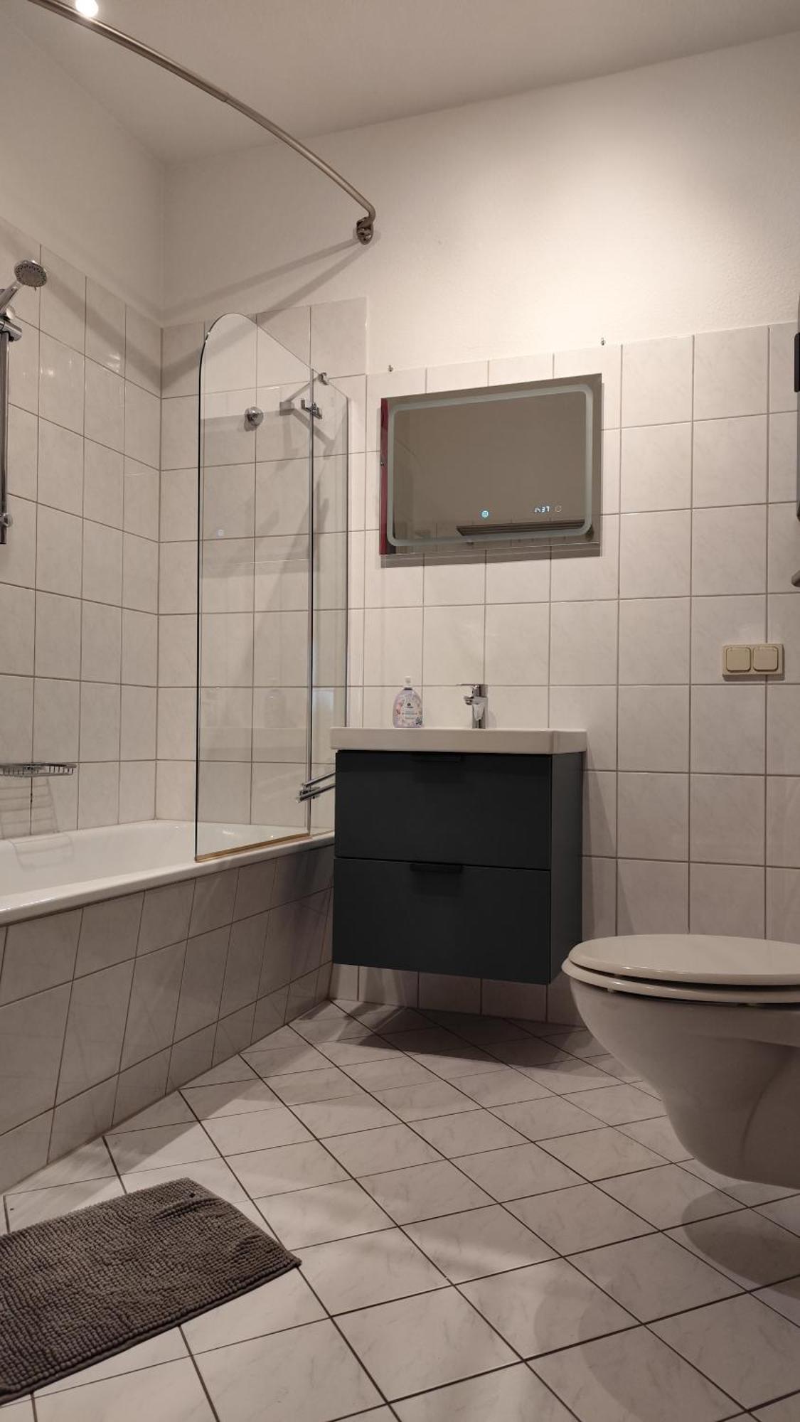 Gaeste- Und Ferienwohnung Glaeser ツウィッカウ エクステリア 写真