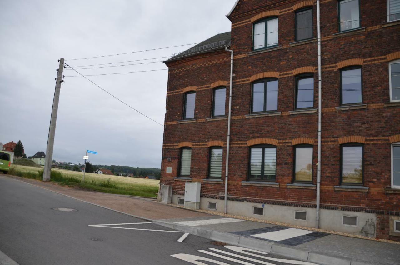 Gaeste- Und Ferienwohnung Glaeser ツウィッカウ エクステリア 写真